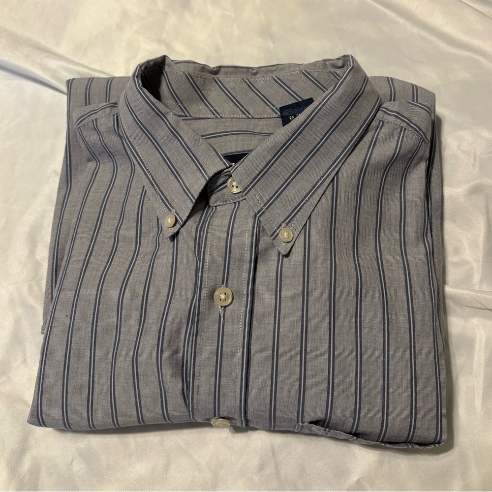 IZOD Button down long sleeve shirt